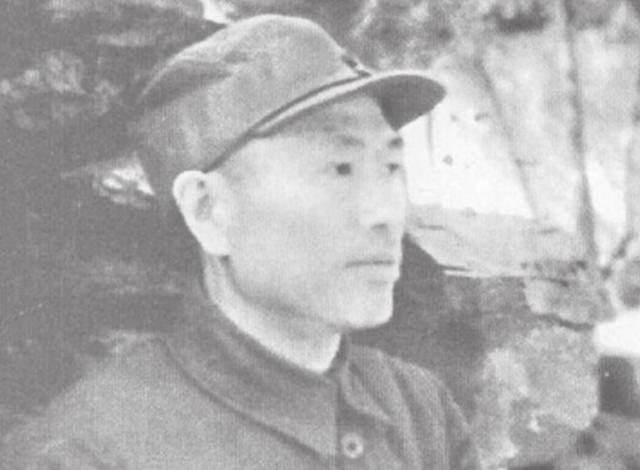 1949年邓华收到失散22年儿子的信件，邓华：没想到和我在同一战线