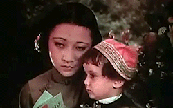 不到20岁就跟成龙、李小龙一样红的她，却被中国人骂“汉奸”