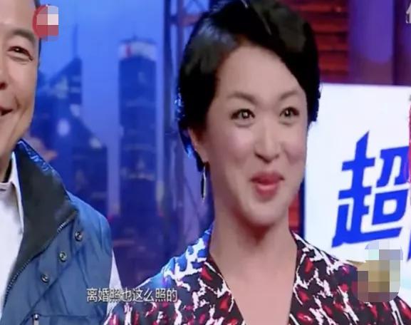 “皇阿玛”张铁林：和3个女人生子，却至今未婚，他为何这么渣？