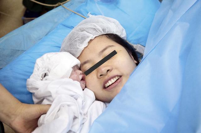 今天，抗疫烈士彭银华女儿出生，取名“六一”