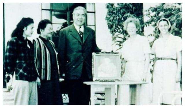 1982年，冯玉祥之子冯洪志回国定居，邓小平出面阻止，原因为何？