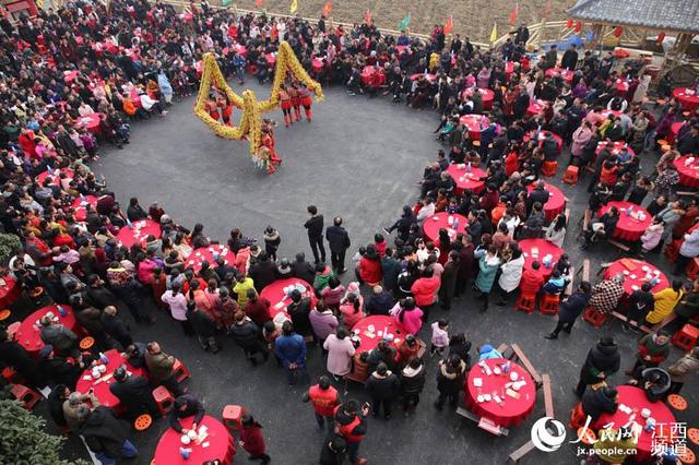 江西上栗：南方年文化小镇里的小年千人宴