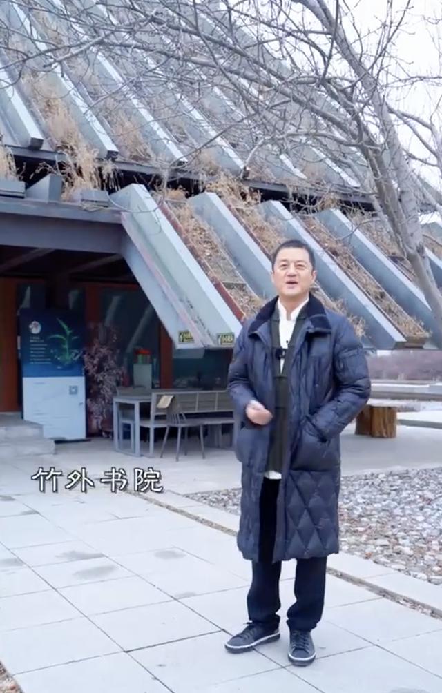 50岁李亚鹏再当爸！未婚妻孕照首曝光：这次王菲输了？