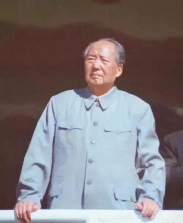 三次议运毛岸英遗体归国均未能成行，毛主席深藏爱子遗物长达25年