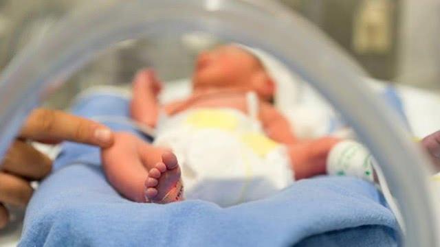 印度母亲给龙凤胎起名新冠肺炎，只为纪念在疫情期间诞下新生儿