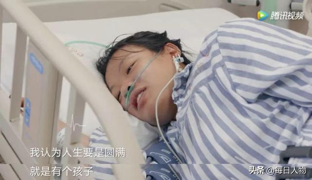 25岁女孩搏命产子去世，中国式产房内，女性为何如此卑微？
