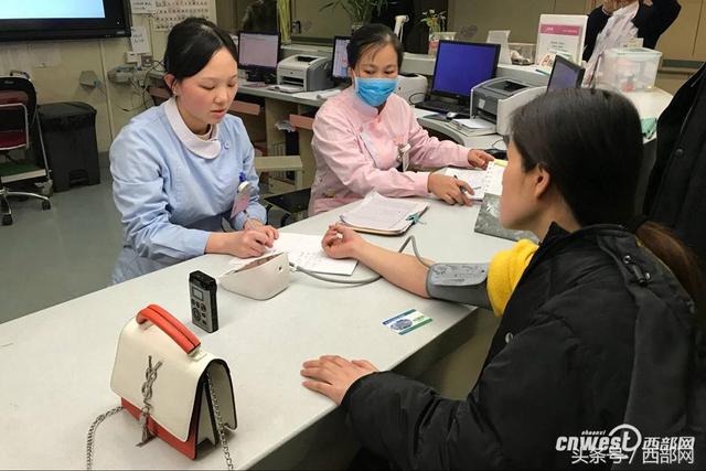 哭啼声中迎新年 西安交大一附院产科的除夕夜