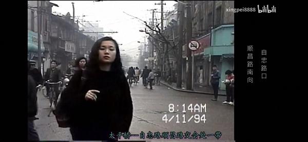 随上海爷叔的镜头回1990年代，有人认出自己的外婆和舅舅