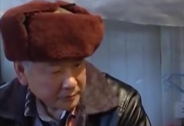 杭州一聋哑老人拾荒12年后被工程队收留，6年后多人前来认亲