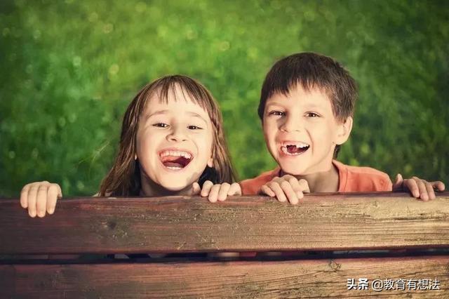 小孩真能看见“鬼”？4-6成孩子的成长怪现象，父母4招引导应对