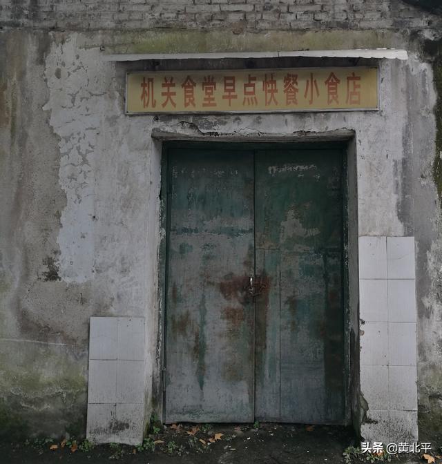重庆天府镇几年前10万人整体搬迁，繁荣的小城从此不复存在