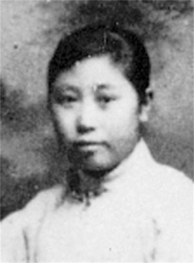 邓小平的第二任妻子金维映，李铁映的母亲，牺牲于苏联卫国战争中