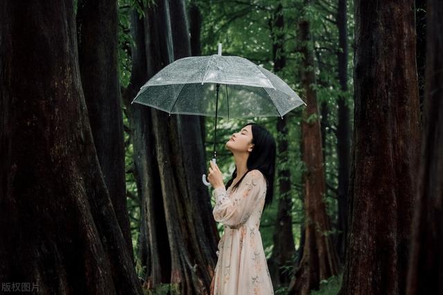 山水田园诗中蕴藏的宝宝名，如闲云野鹤，清新自然又美好