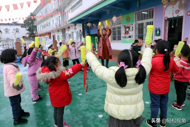 父亲让我这个女孩子读书，离开农村多年后我回家办幼儿园一干15年