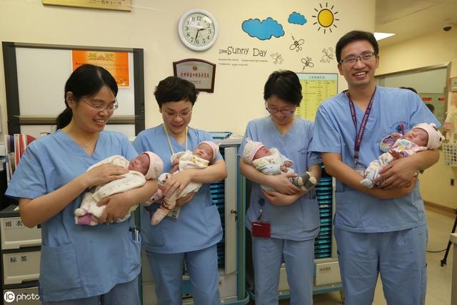 90后妈妈产下四胞胎国庆宝宝，名字寓意好，多胞胎取名不纠结
