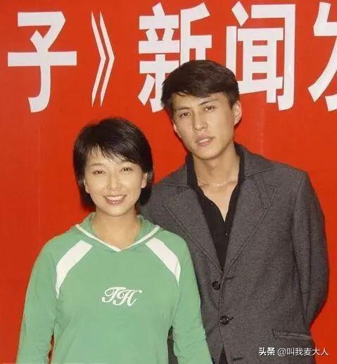 一代女神江珊的成名史，靠美丽征服4个男人，遗憾与靳东有缘无份