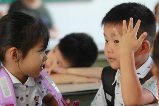 一年级学生因姓“谢”火了，四字名字太霸气，少有老师敢直呼大名