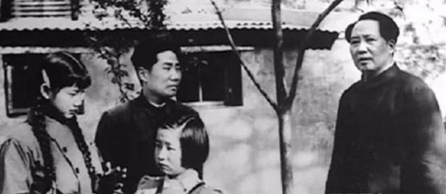 毛岸英牺牲后，刘思齐改嫁给杨茂之，毛主席派人送去300元嫁妆