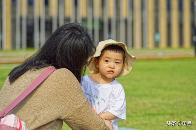 故事：失踪丈夫蹦出来跟我抢儿子，我对儿子说：“来，叫叔叔”