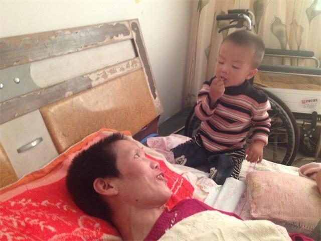 2010年一江苏女子车祸成植物人，昏迷中发现怀孕，生下儿子被唤醒