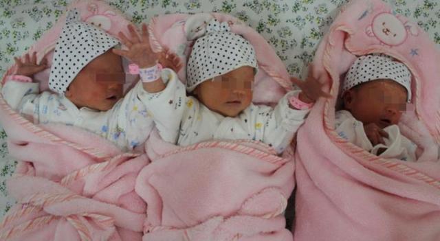 宝爸姓柳，妻子在下雪天生下三胞胎女宝，给孩子取名让众人夸绝了