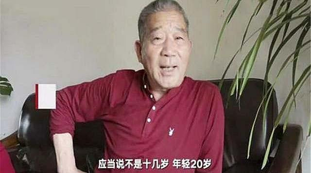 67岁奶奶不顾中年儿女反对，坚持产女，如今抱着孩子直播带货