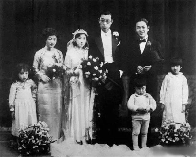 54年前傅雷夫妇家中自杀，遗书细节感人，墓碑上12个字概括了一生