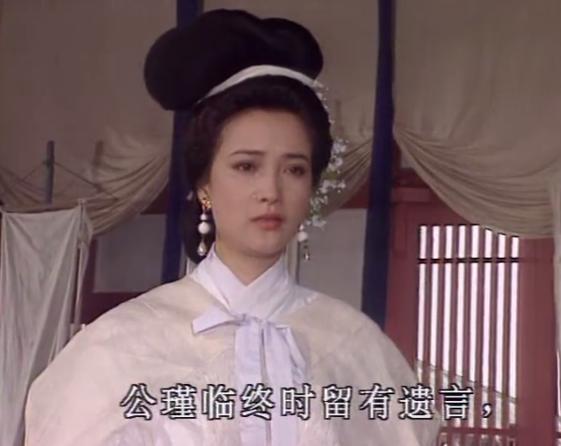 94版《三国演义》美女集锦，十五个角色分三档，两位世纪女神