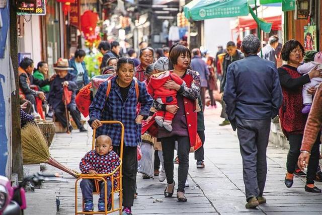 在回首处相逢——“馥约湘西·重走大师路”系列报道之三