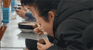 【轻松阅读】谁把中国人的早餐拍了100多集？出来！