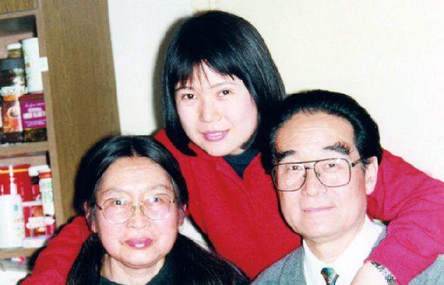 72年李敏二胎，把女儿照片寄给爸爸起名，毛主席：把我的东字给她