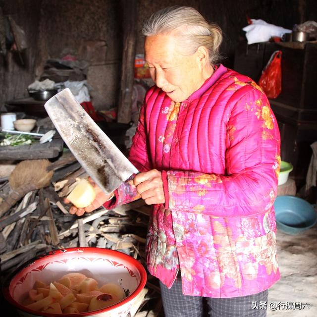 河南8旬老奶奶驻颜有术，面容如同中年人，看她说出什么秘诀