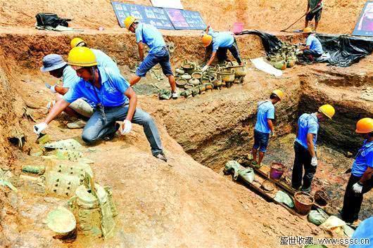 这位帝王大墓三千年未被盗，被匪兵挖开后，一掀棺材盖全都愣住了