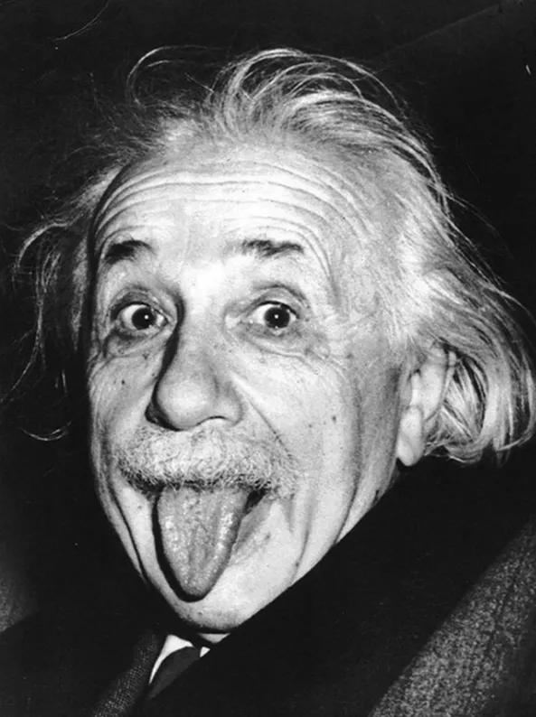 跟爱因斯坦谈笑风生的杨振宁，年轻的时候差点就毕不了业