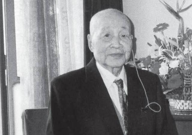 2003年，著名数学家苏步青在上海逝世，身上装着一张日本女士照片