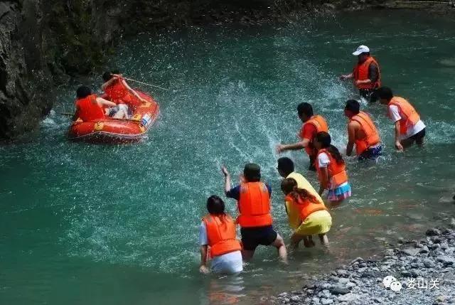 漂流、游泳、烧烤……桐梓这里好耍好吃的多得很，抓紧约起