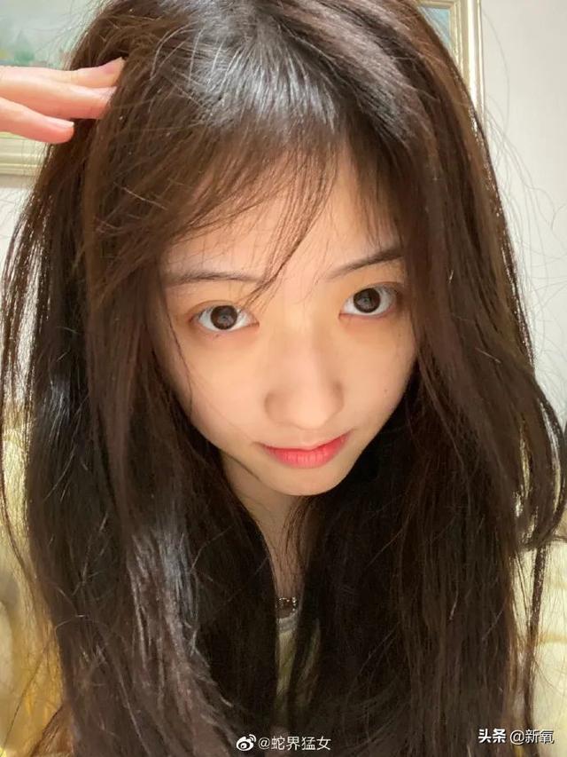 牙歪还能被说幼态美女天花板？