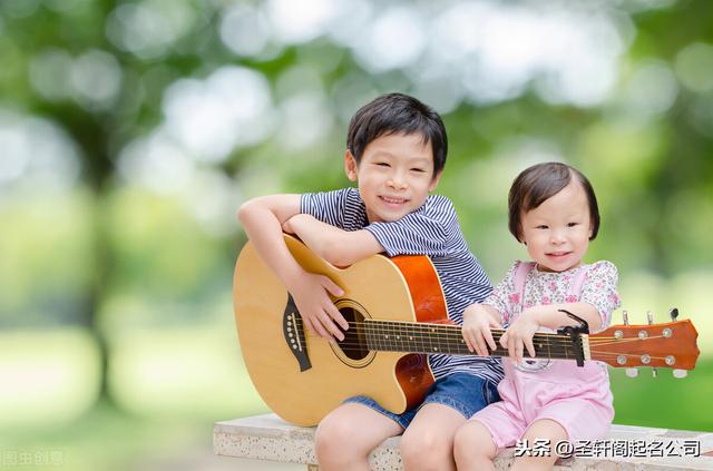 生机勃勃、欣欣向荣的男孩名字大全 女孩名字大全