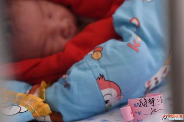 濮阳医生出征武汉抗“疫”后儿子出生，全国网友帮助起名——王佑华