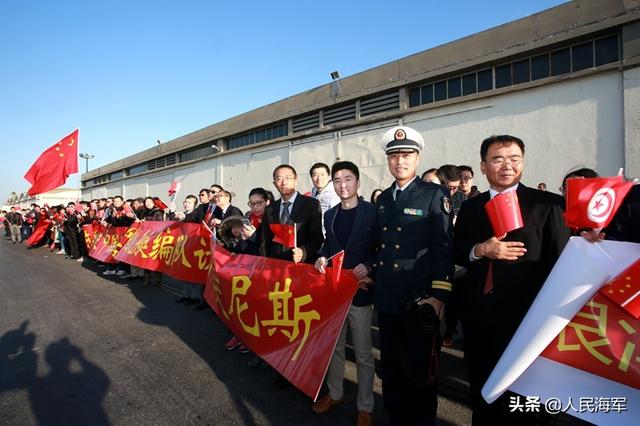 如果说军人的姿态是冲锋，那军嫂的姿态则是守望