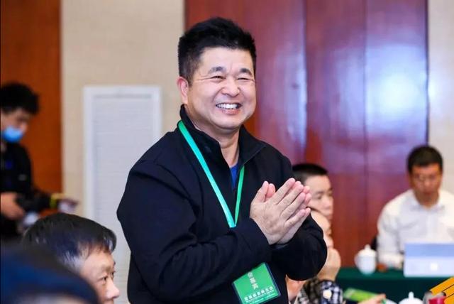 “丑小鸭”学校的创办人詹大年校长被喷，只因他不是张桂梅？