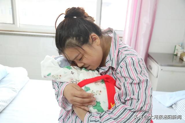 河南洛阳：这个20后宝宝出生于军人世家 父亲为他取名“袁诞”