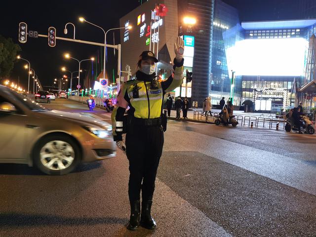 回顾2020 展望2021 武汉交警以平安畅通开启新年之旅