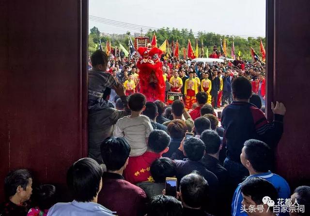 黄氏大宗祠起灯盛会 黄飞鸿狮队前来助威