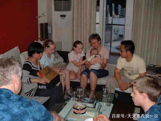 爸爸姓“日”老人取名后，所有人笑到肚子疼，难怪孩子妈妈闹离婚