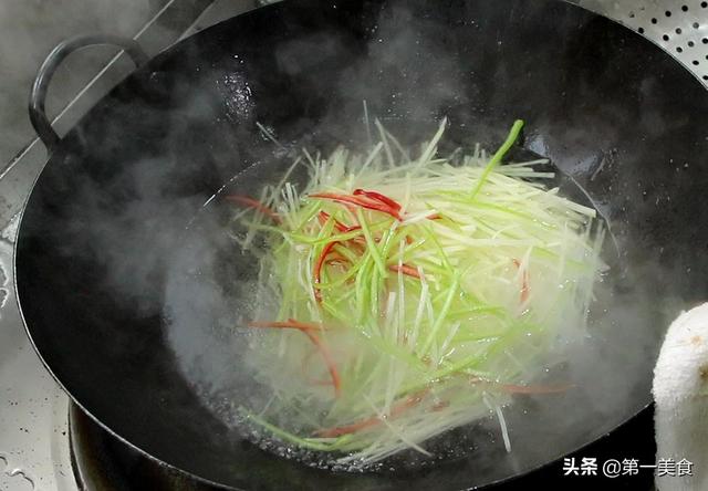 比吃肉还带劲的6道家常素菜，清淡少油又实惠，香辣开胃真下饭