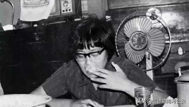 女作家在上海的公寓中遇害，刑警总队长回忆案情｜中国大案纪实