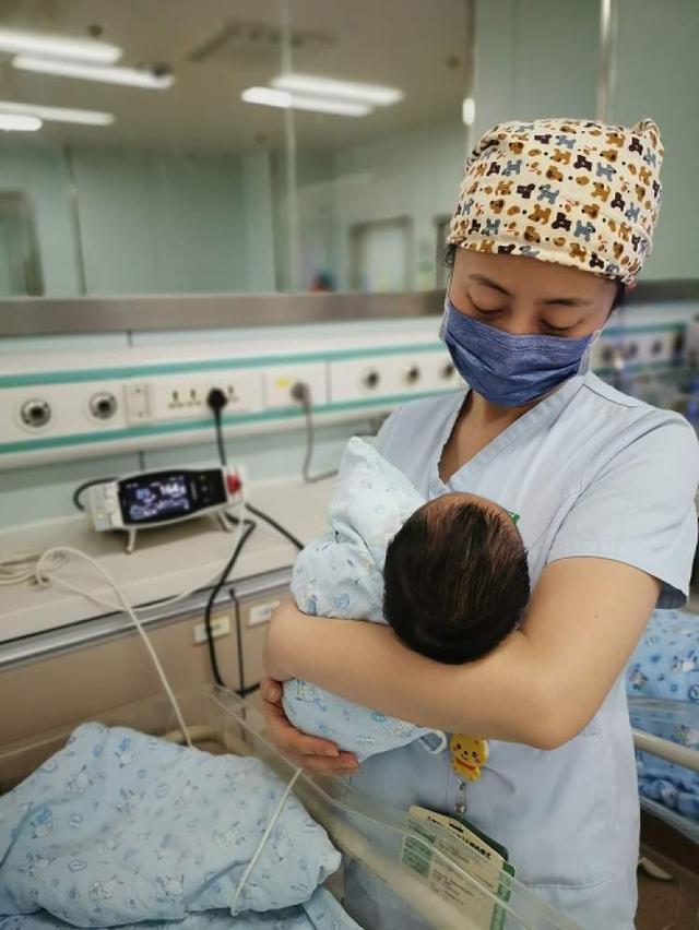 新年前六天，上海2100多个“金猪宝宝”出生！守护与见证最珍贵的全家福！
