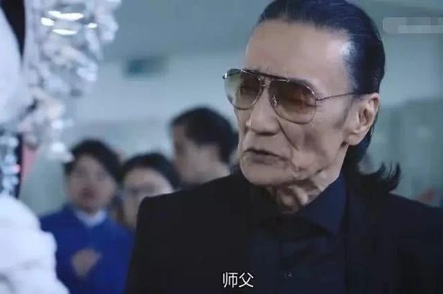 与确诊商人看同一位“星级御医”！83岁谢贤仍面无惧色：我不担心