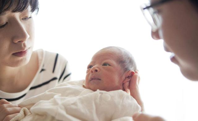 医院为什么在宝宝出生时留脚印？这3大原因，父母早知早受益
